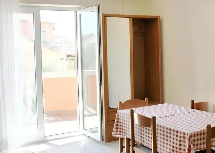 Cozy In 34 M² With Sea And Mountain View